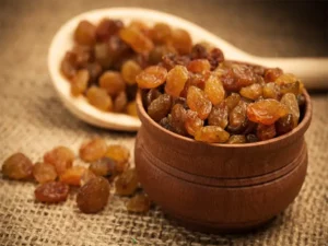 How to Incorporate Raisins into your Diet for Weight Gain